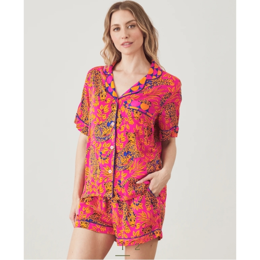 NWT Printfresh City Cats Fuchsia Satin Short Set, Size Small